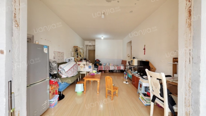 现代新居C区二手房实景图