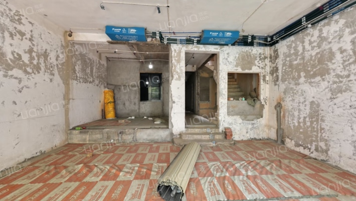 中铁水映加州二手房实景图