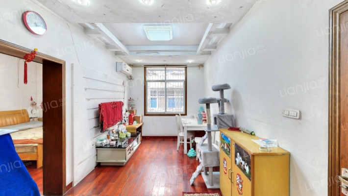 航侧小居二手房实景图