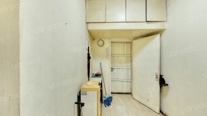 二轻局宿舍二手房实景图