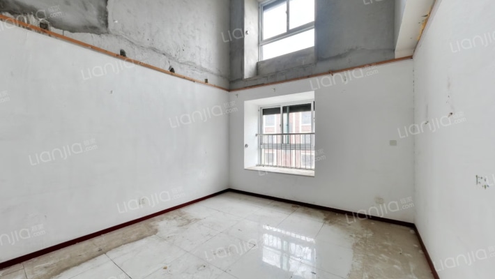 宝龙香槟湖二手房实景图