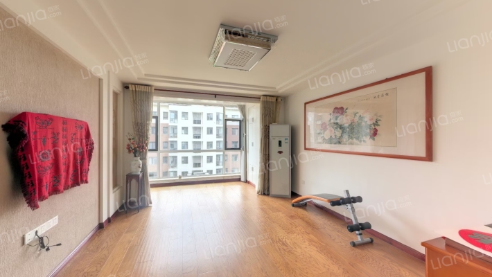莱禧龙筑小区二手房实景图
