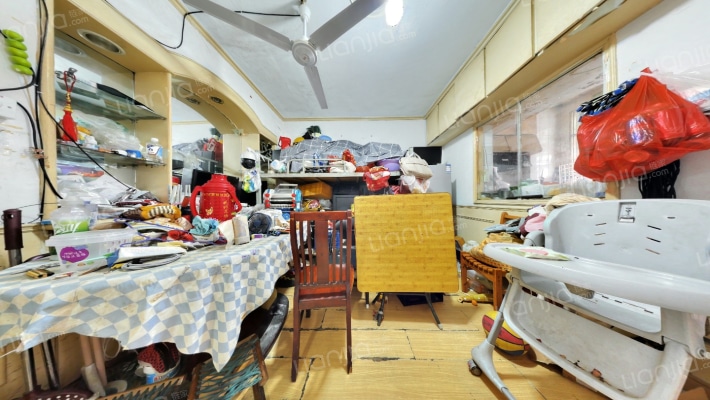 东苑路社区二手房实景图