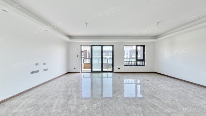 万科民安三度湖山二手房实景图