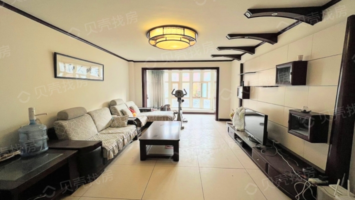 铁路局北京路旁多层大四室满五看房方便-客厅