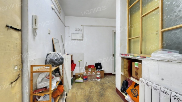 邮专学校宿舍二手房实景图