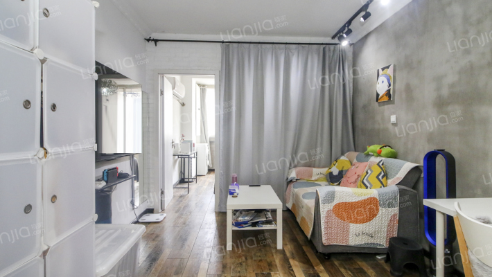 华馨小区(万航渡路1496号)二手房实景图