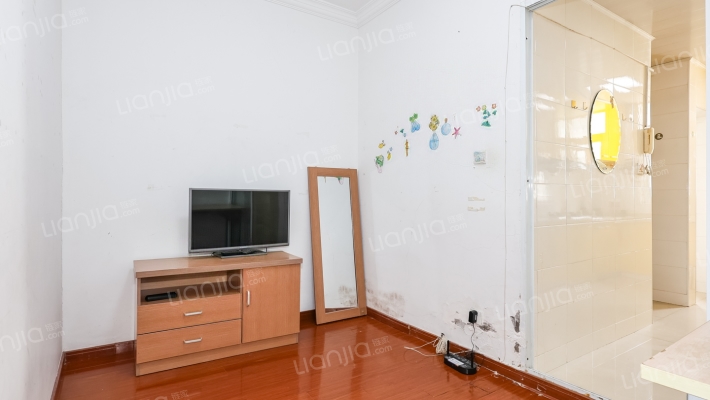 康健路100弄二手房实景图