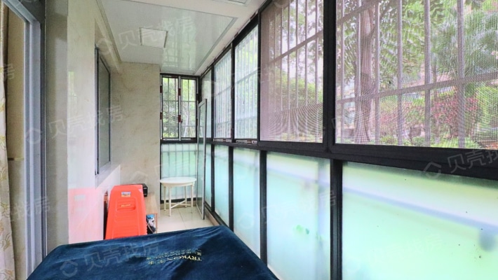 金江外滩精装三室出售房子户型方正-阳台