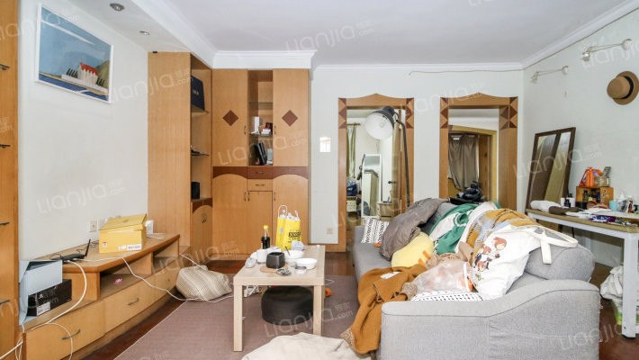 中包公寓二手房实景图