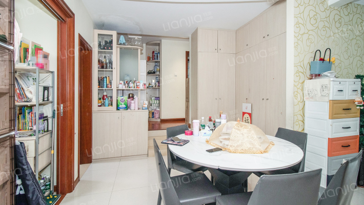 金燕家苑二手房实景图