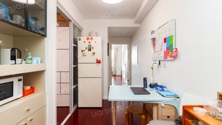 静安晶华园二手房实景图