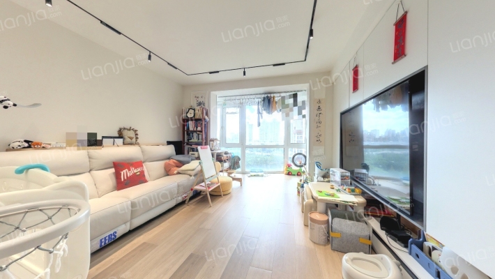 盛逸公寓二手房实景图