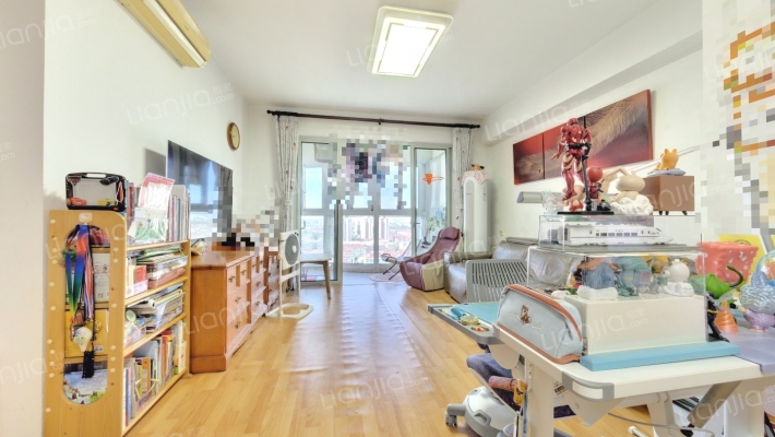 天山河畔花园二手房实景图