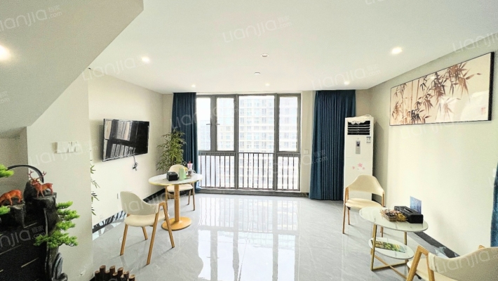 越秀国际总部广场二手房实景图