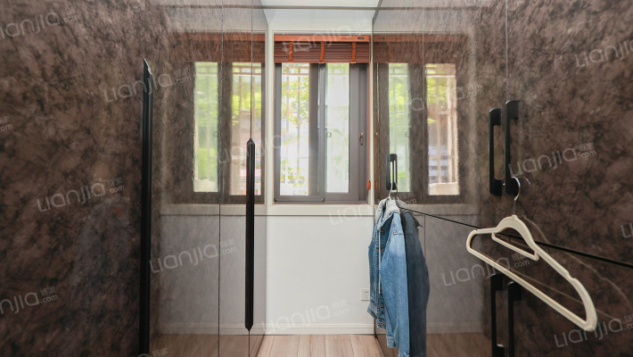 上中路100弄二手房实景图