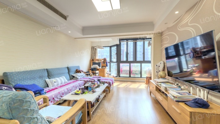 合生江湾国际公寓二手房实景图