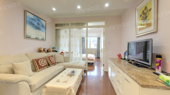 政立路545弄二手房实景图