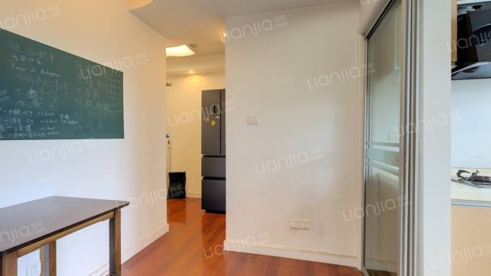 万航小区二手房实景图