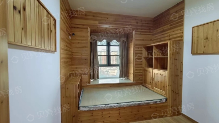 黄龙湾小区 全实木装修 房东入住一年 单价只要6000多-卧室A