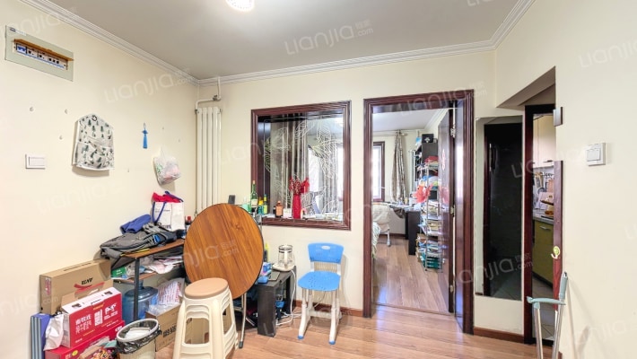 西革新里108号院二手房实景图