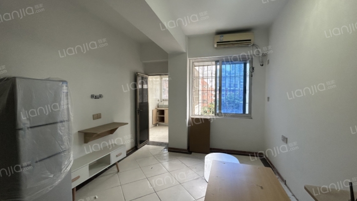 嵩屿金华综合楼二手房实景图