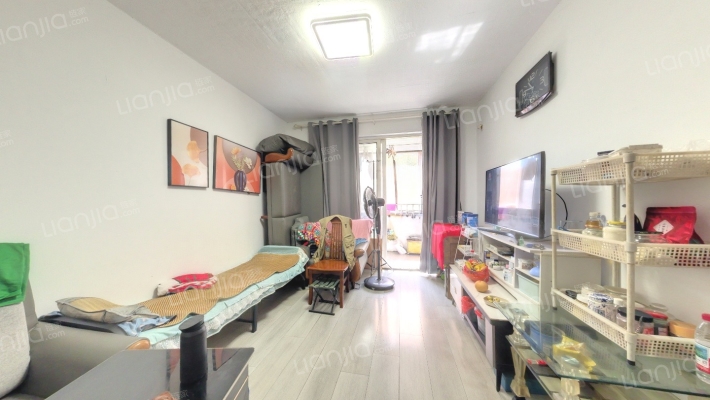 聚缘中庭二手房实景图