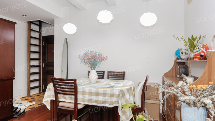 铂金华府二手房实景图