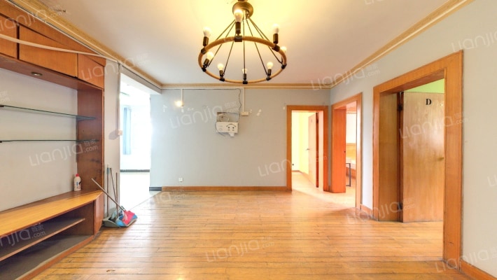 察哈尔路二手房实景图