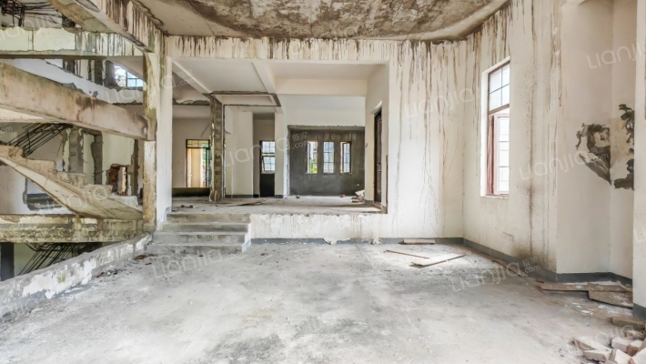 融创勋爵堡二手房实景图