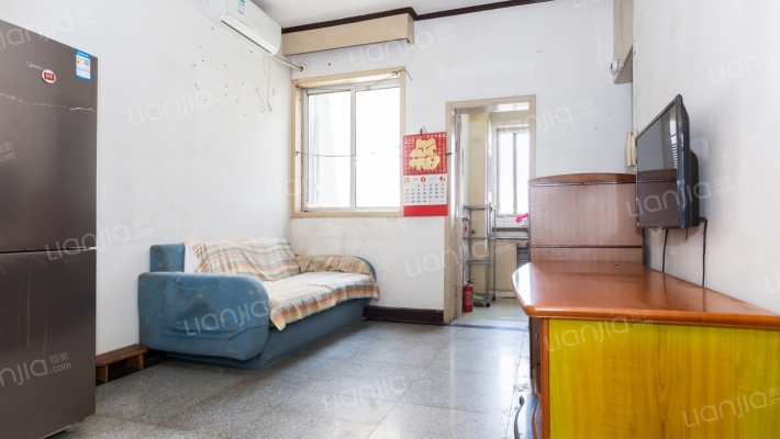 龙柏七村二手房实景图