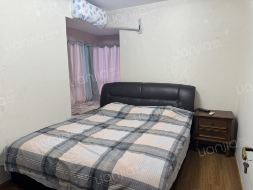 合租·蓝光圣菲TOWN城 3居室 南卧