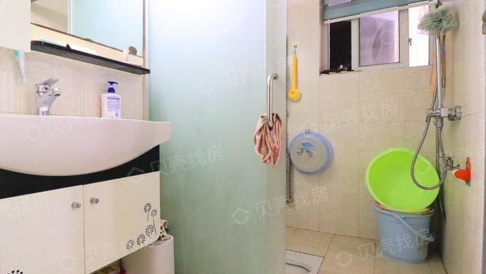 金江外滩观江两室 户型方正 装修温馨 拎包入住-卫生间