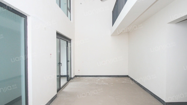 渝开发南樾天宸二手房实景图