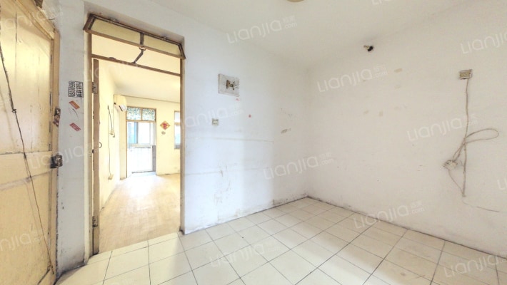 露园二手房实景图