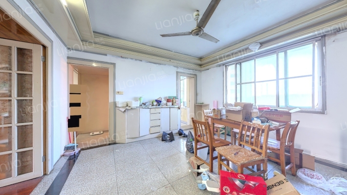 西潭新村二手房实景图