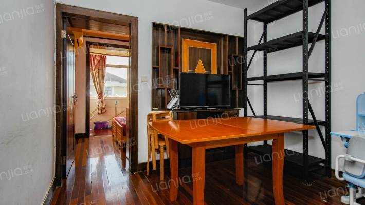 新崇中路二手房实景图