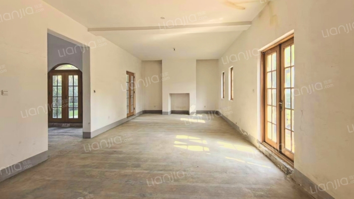 绿城雁鸣湖玫瑰园二手房实景图