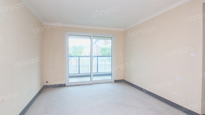 美的悦岚山东区二手房实景图