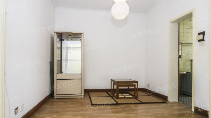 虹南公寓二手房实景图