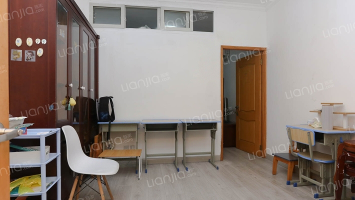 控江路1525弄二手房实景图