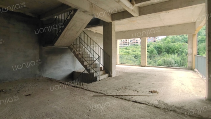 白晶谷22组团1区二手房实景图