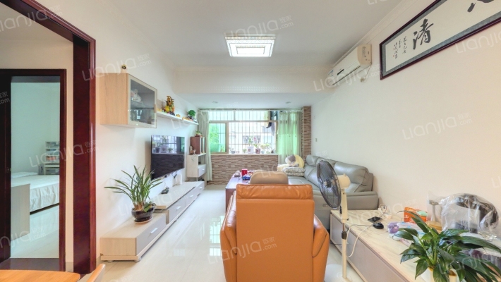 鸿运花园二手房实景图