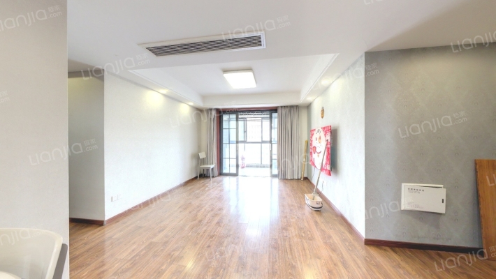 依云和府二手房实景图