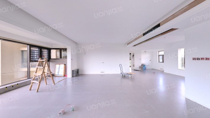 保利领秀山二手房实景图