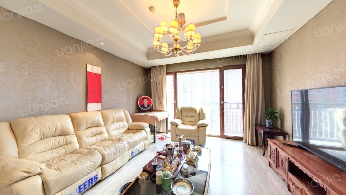 荣尊堡国际俱乐部公寓二手房实景图