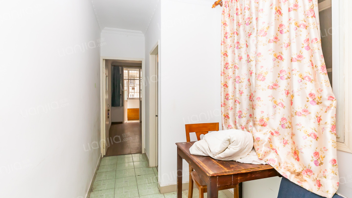 四达路210弄二手房实景图