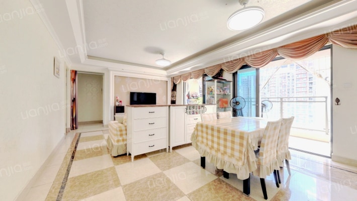 万科红四期二手房实景图