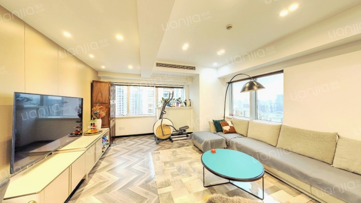 汤臣中心二手房实景图