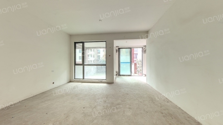 中渝滨江壹号B区二手房实景图